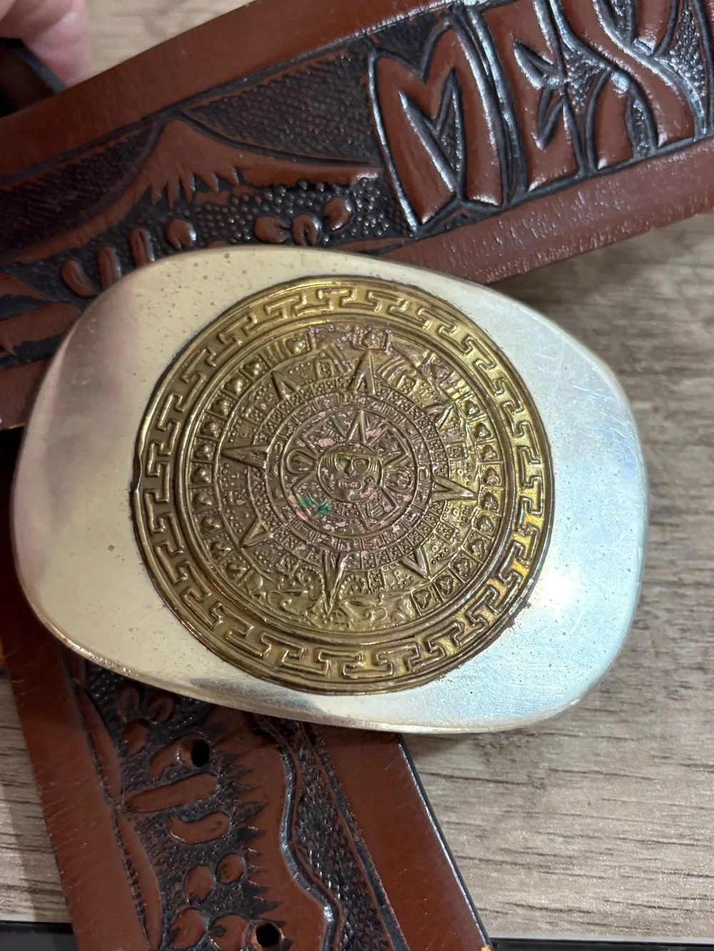 Men's VINTAGE 70s Brown Leather MEXICO Desert BRASS AZTEC Calendar BUCKLE Belt